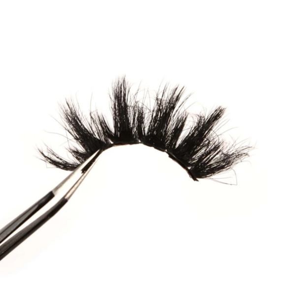 Eyelashes - Picture 4 of 6